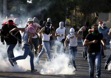 مواجهات بين قوات الاحتلال الإسرائيلي وشباب فلسطينيين في نابلس